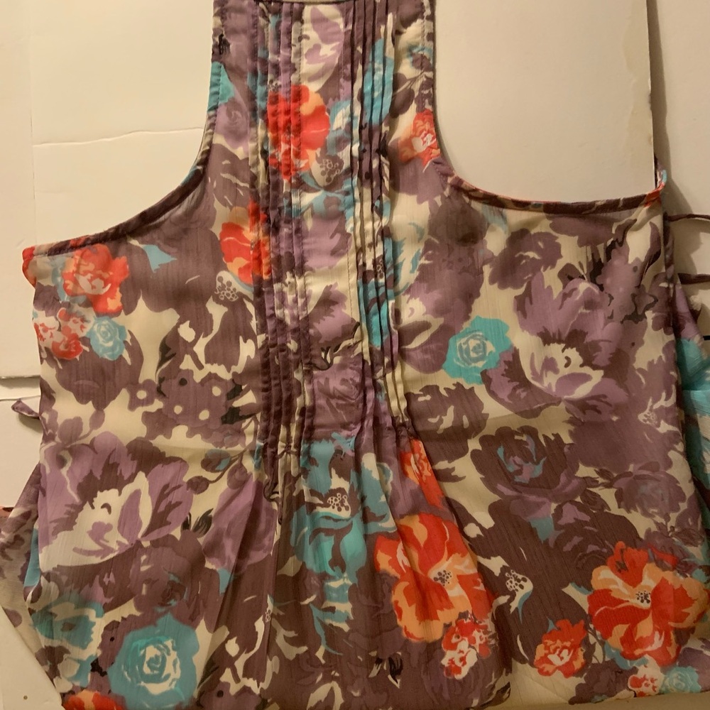 American Rag Floral top - Picture 6 of 6